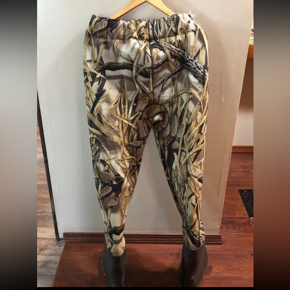 Cabela’s fishing waist waders